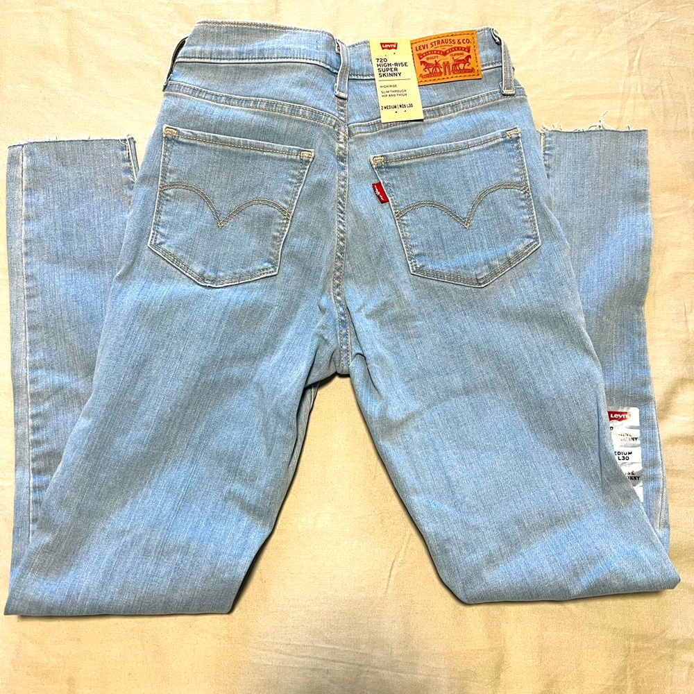 Never been worn, Levi jeans